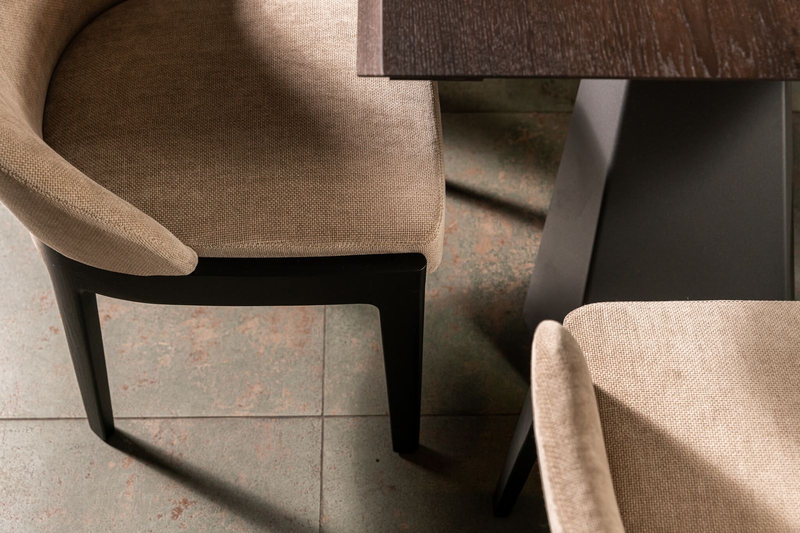Molteni&C Стул Chelsea с подлокотниками от Molteni & C — в интерьере