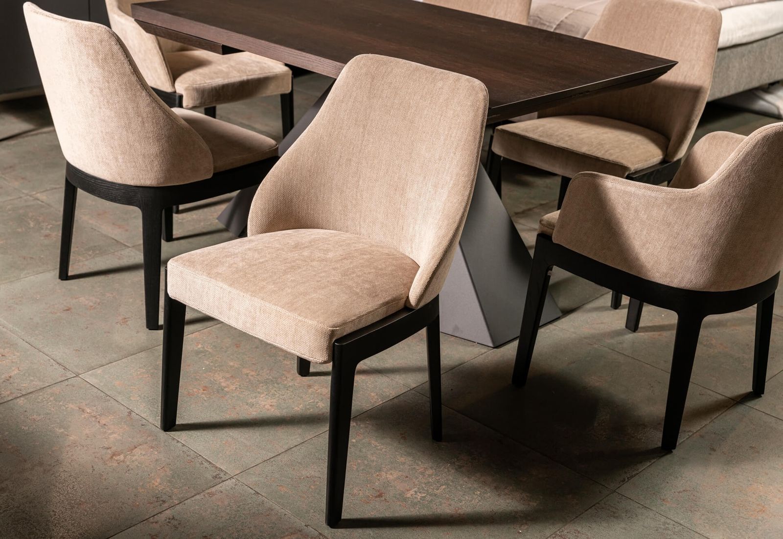 Molteni&C Стул Chelsea с подлокотниками от Molteni & C — в интерьере