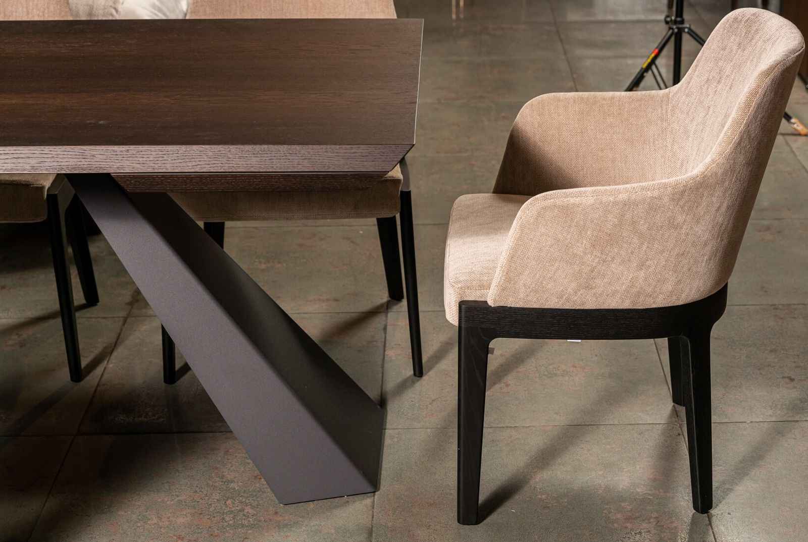 Molteni&C Стул Chelsea с подлокотниками от Molteni & C — в интерьере