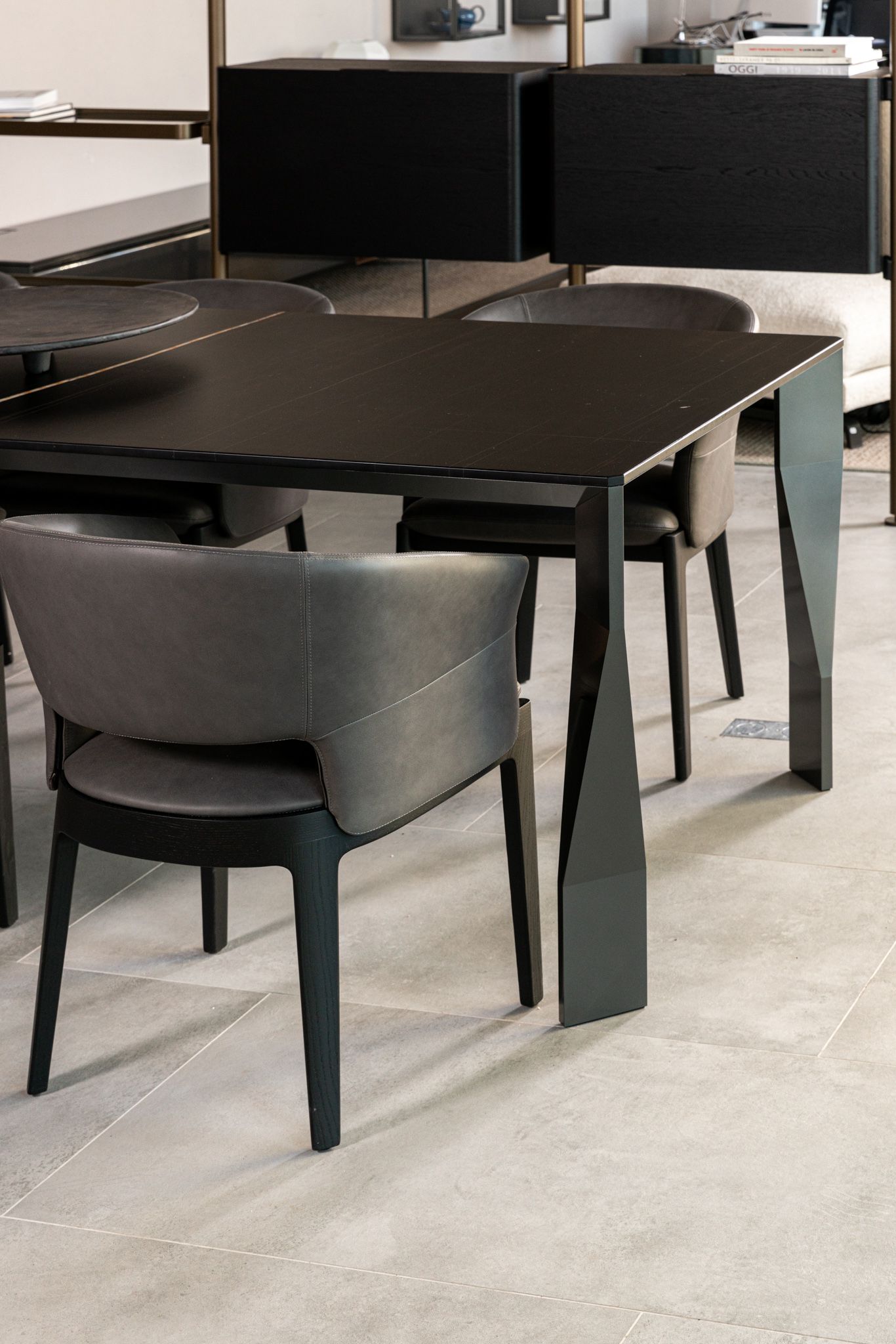 Molteni&C Необычный стол Diamond от Molteni & C — в интерьере