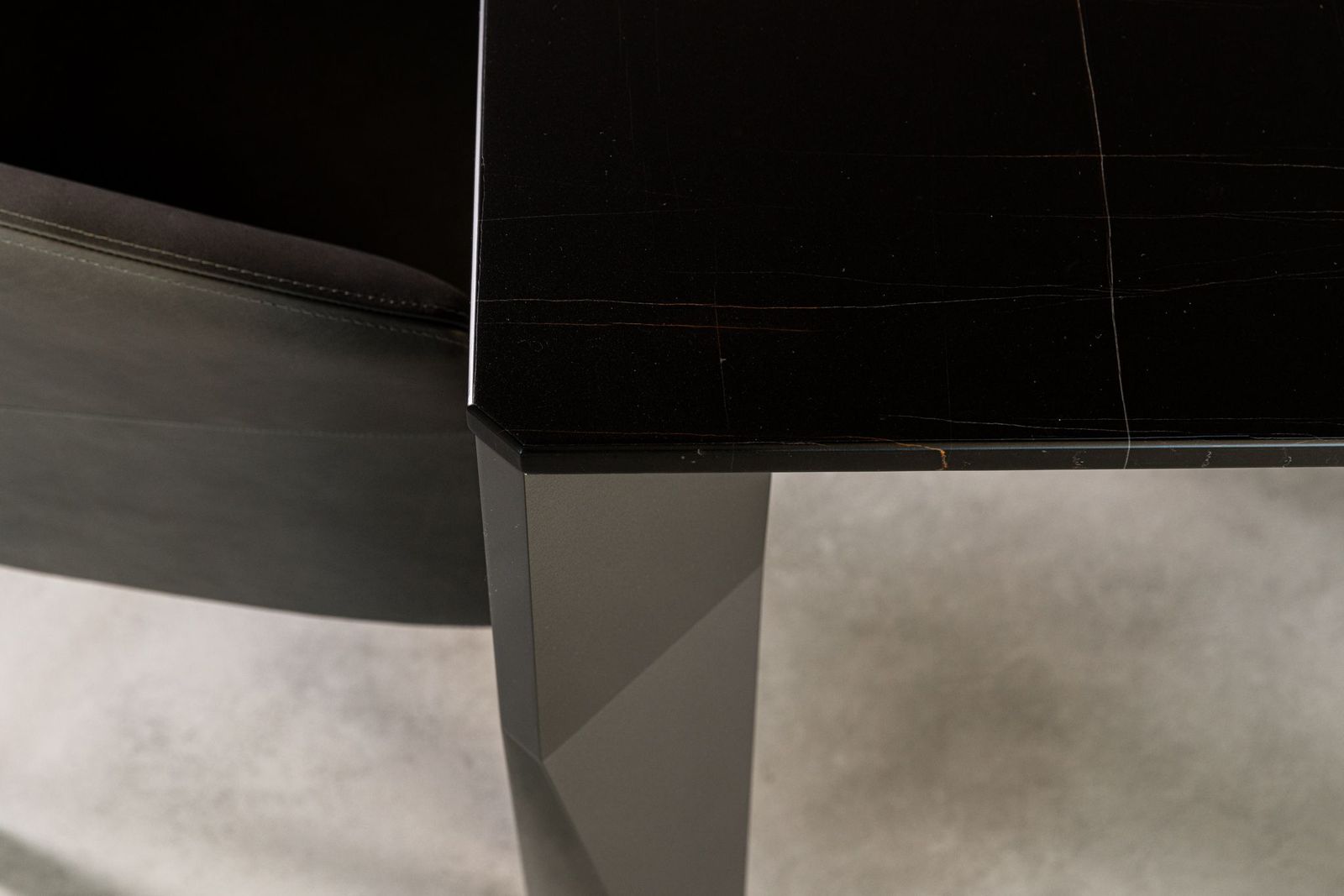 Molteni&C Необычный стол Diamond от Molteni & C — в интерьере
