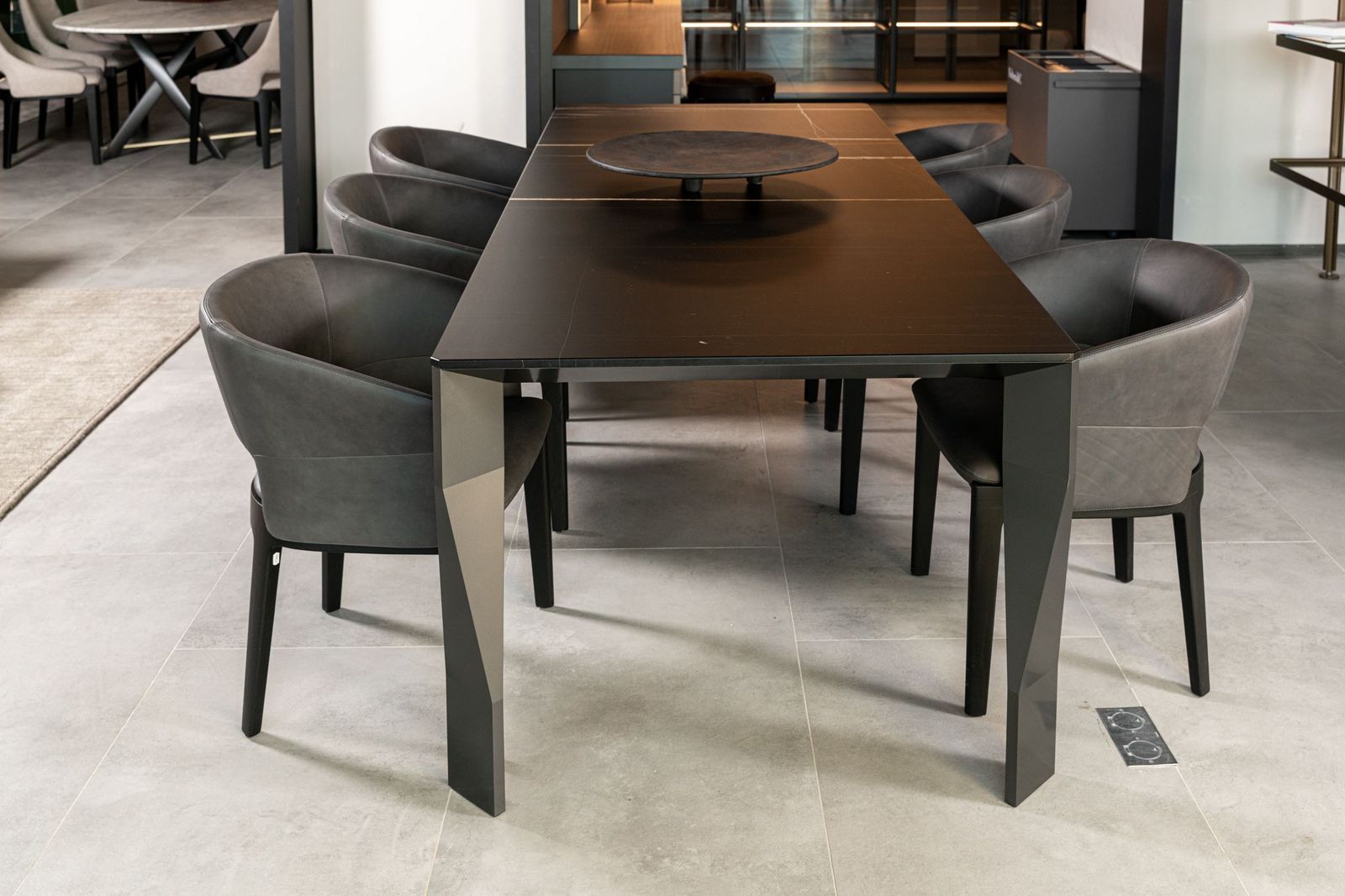 Molteni&C Необычный стол Diamond от Molteni & C — в интерьере