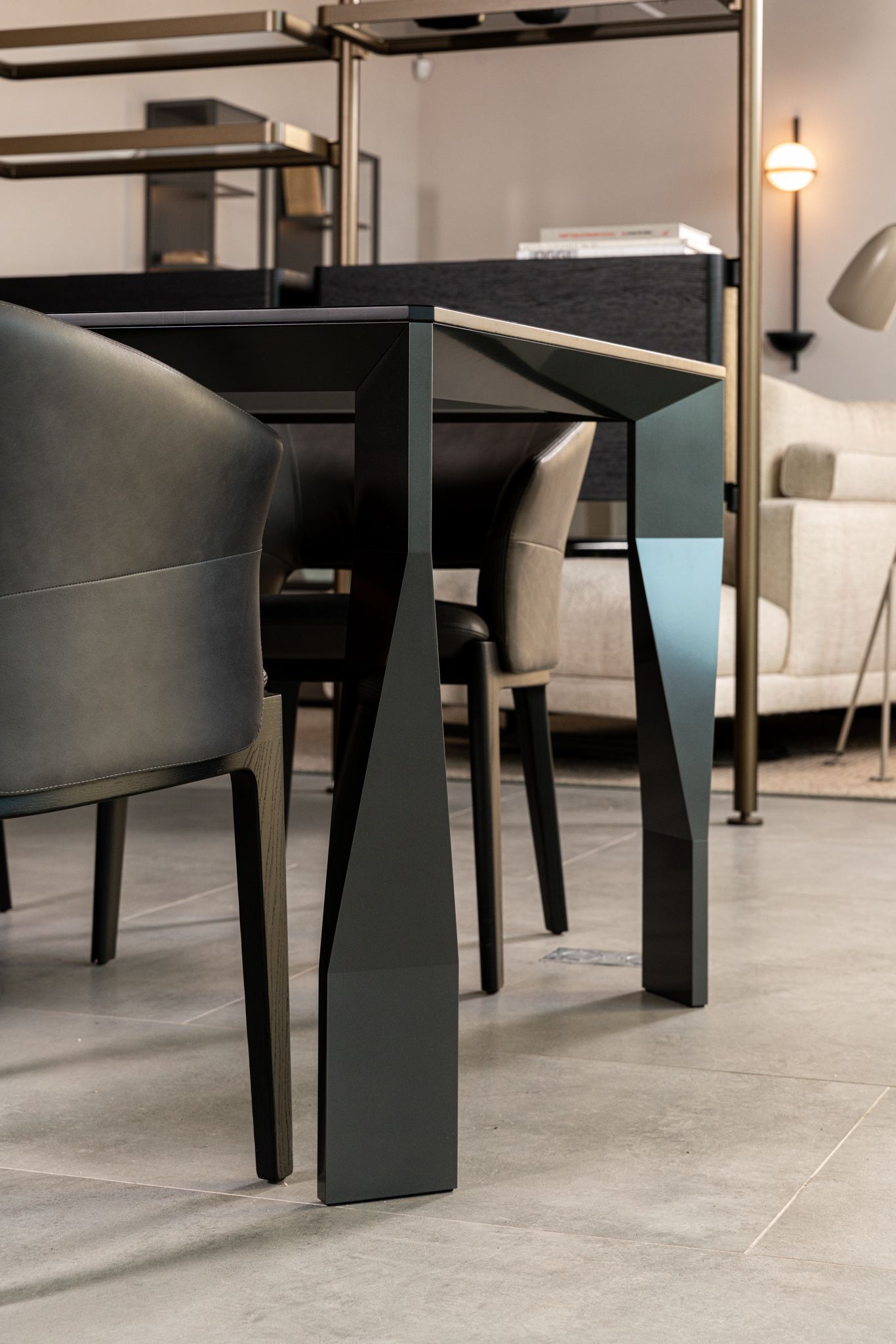 Molteni&C Необычный стол Diamond от Molteni & C — в интерьере
