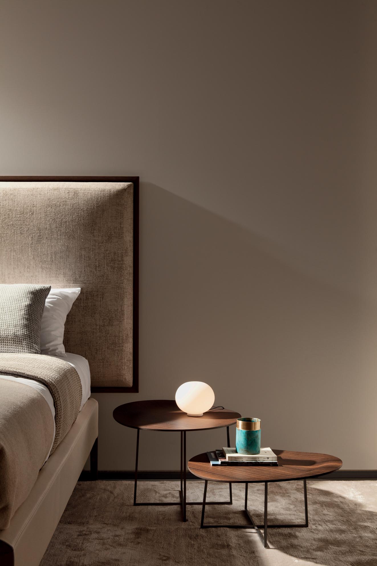 Molteni&C Журнальный столик из дерева Trevi от Molteni & C — в интерьере