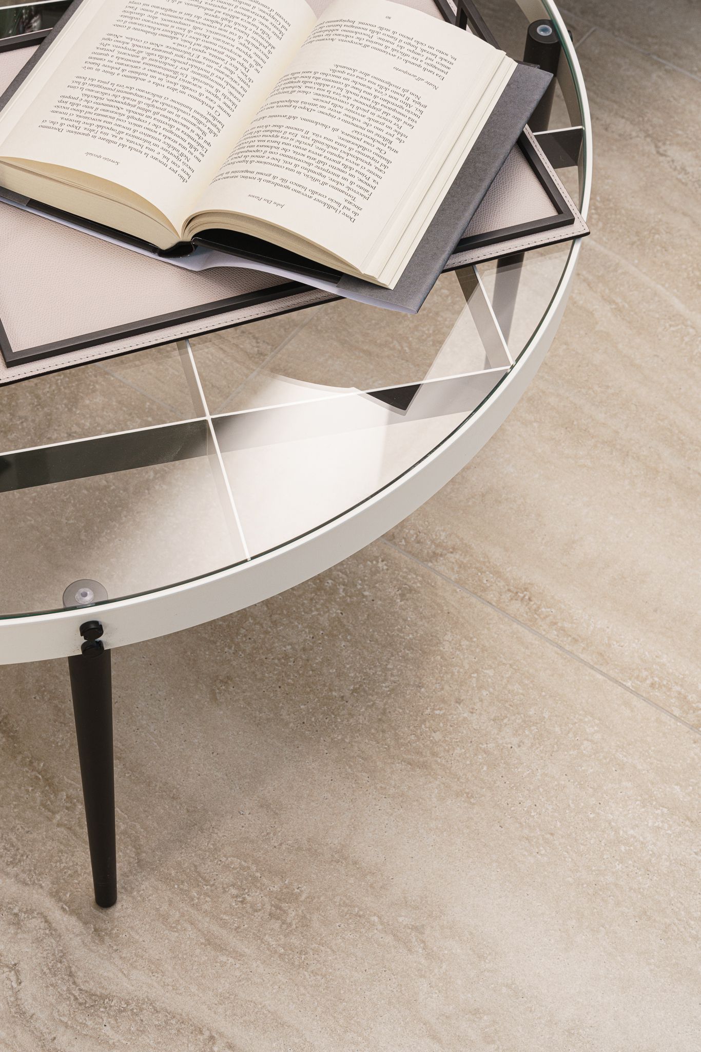 Molteni&C Журнальный столик D.555.1 от Molteni & C — в интерьере