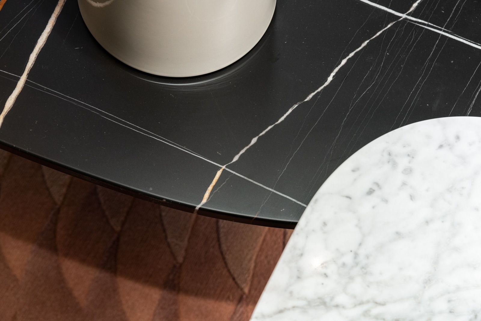 Molteni&C Журнальный столик Domino Next Carrara/Calacatta White от Molteni & C — в интерьере