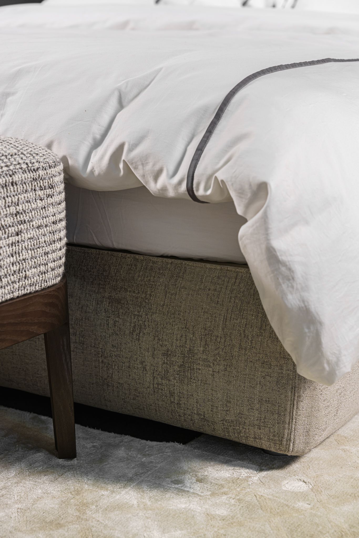 Molteni&C Кровать в стиле минимализм Ribbon от Molteni & C — в интерьере
