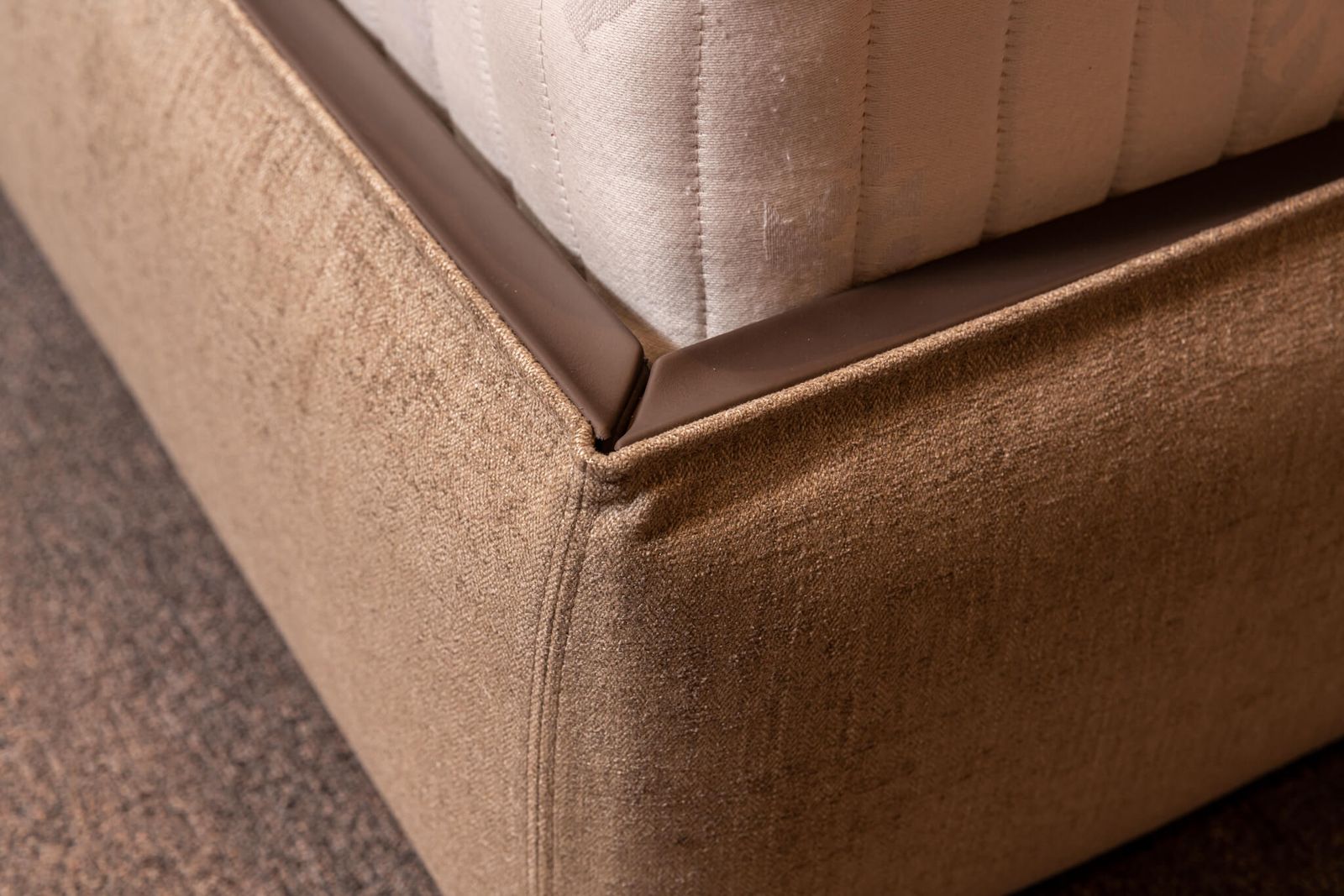 Molteni&C Кровать в стиле минимализм Ribbon от Molteni & C — в интерьере