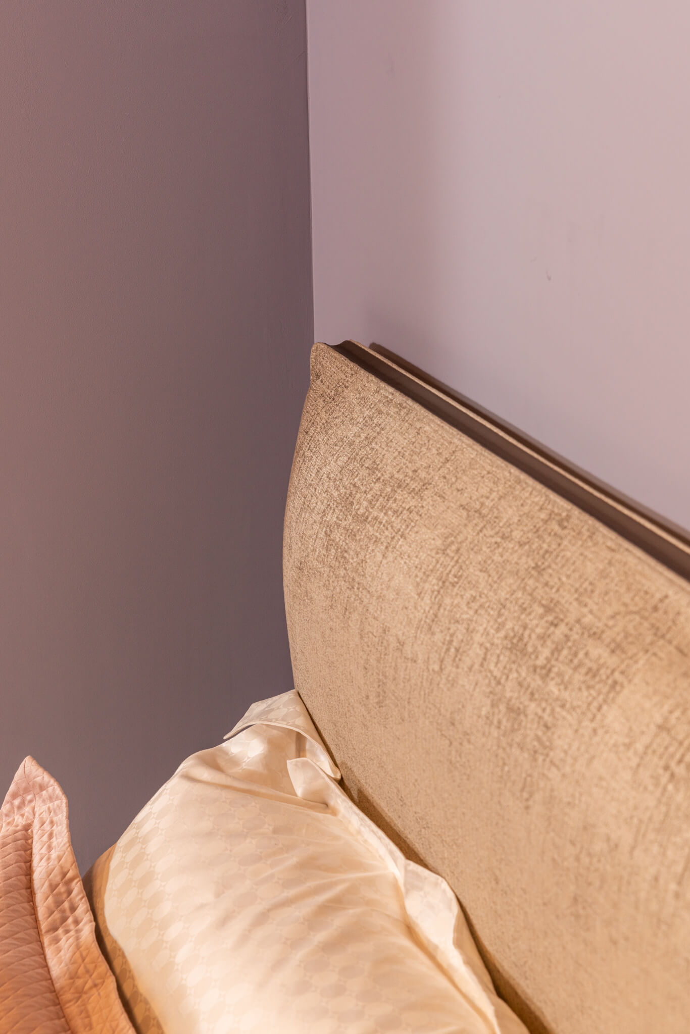 Molteni&C Кровать в стиле минимализм Ribbon от Molteni & C — в интерьере