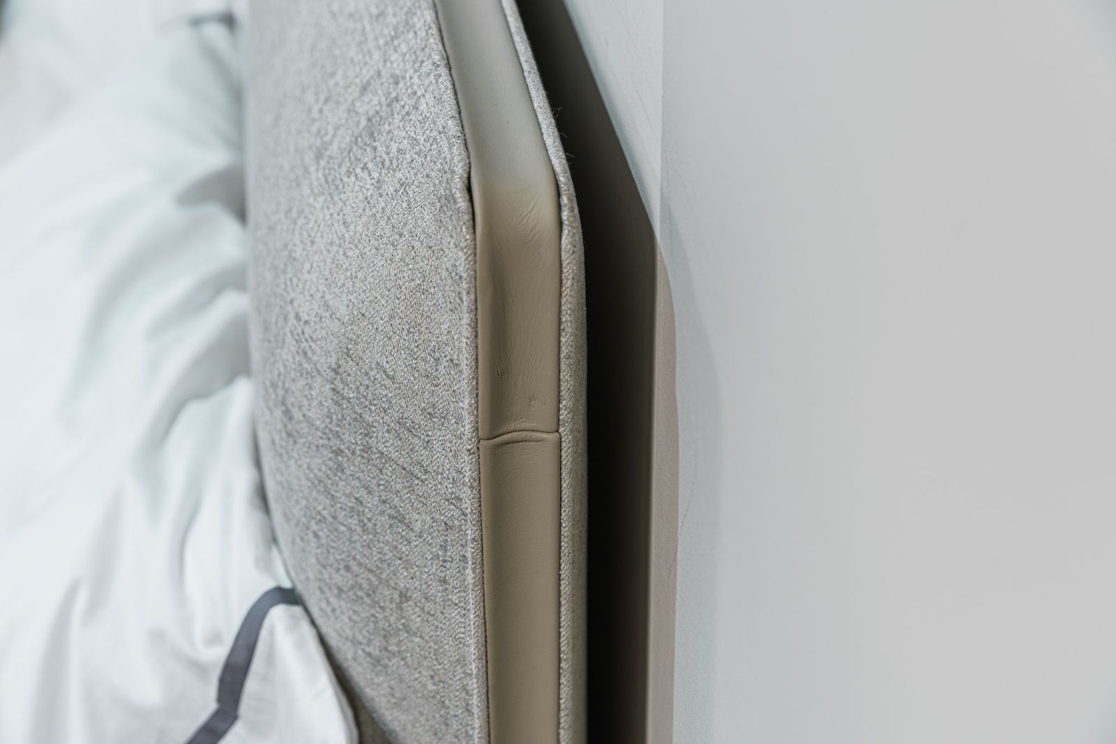 Molteni&C Кровать в стиле минимализм Ribbon от Molteni & C — в интерьере