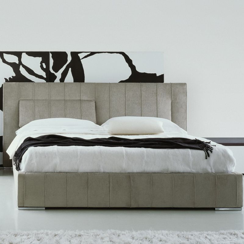 Molteni&C Кровать с функциональным изголовьем High-Wave от Molteni & C — в интерьере