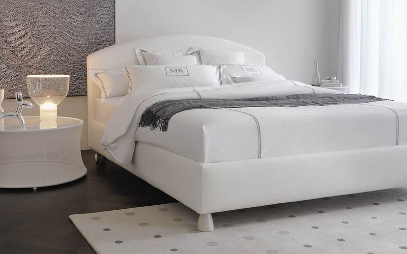 Flou Белая современная кровать MAGNOLIA от Flou — в интерьере