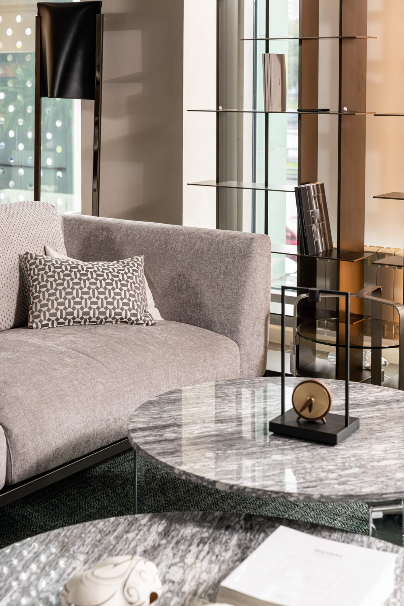 Flou Диван Olivier Seattele Light Grey от Flou — в интерьере