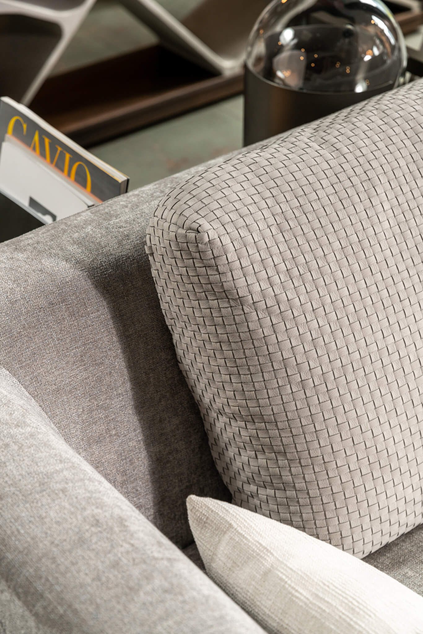 Flou Диван Olivier Seattele Light Grey от Flou — в интерьере