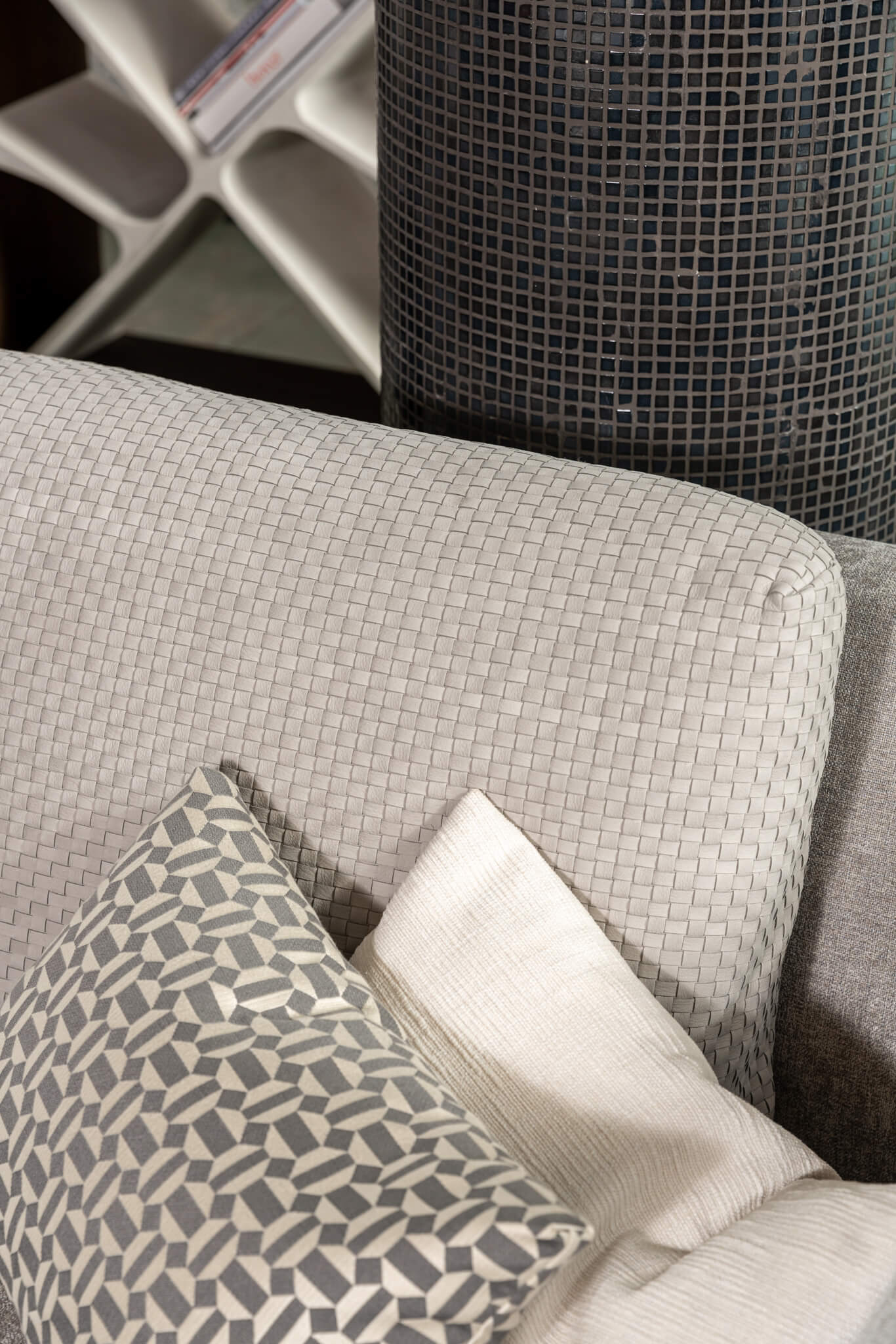 Flou Диван Olivier Seattele Light Grey от Flou — в интерьере