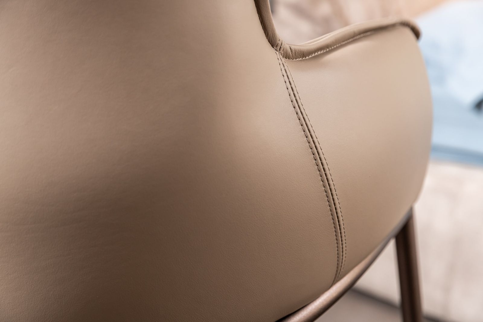 Cattelan Italia Стул с подлокотниками Rhonda Taupe от Cattelan Italia — в интерьере