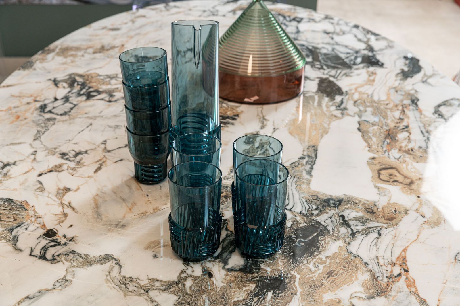 Kartell Стол Glossy Oval от Kartell — в интерьере