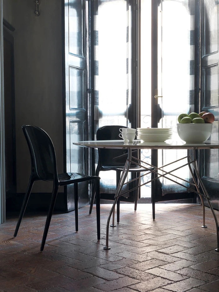 Kartell Стол Glossy Oval от Kartell — в интерьере