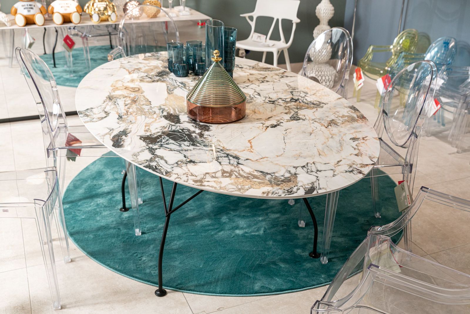 Kartell Стол Glossy Oval от Kartell — в интерьере
