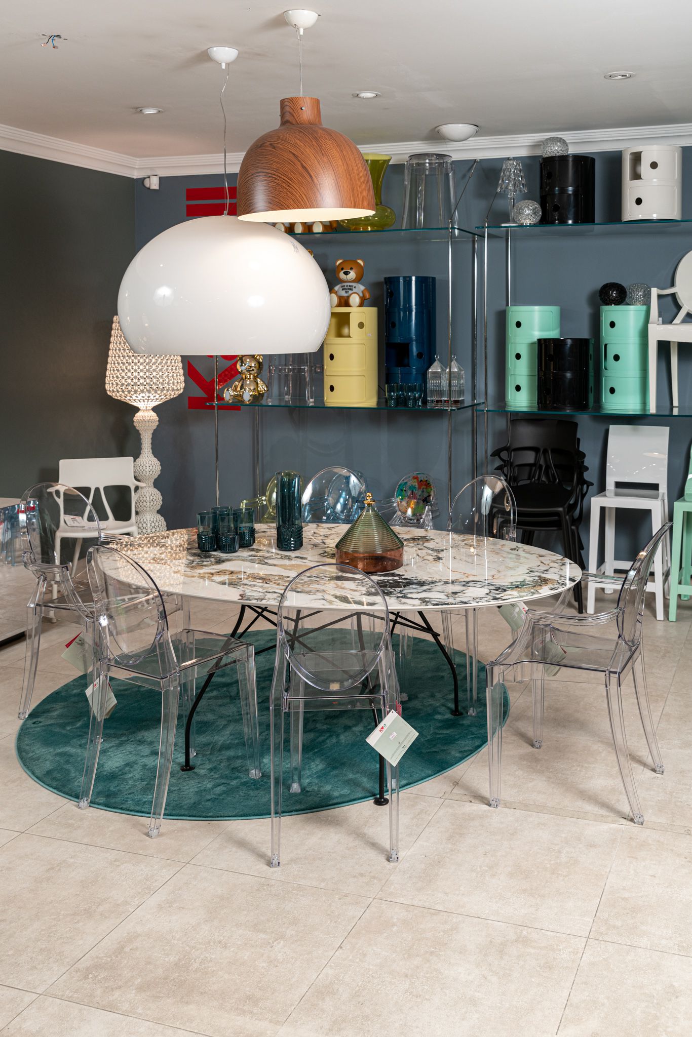 Kartell Стол Glossy Oval от Kartell — в интерьере