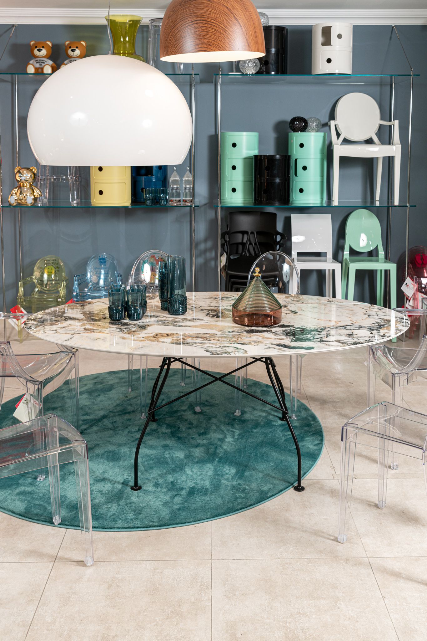 Kartell Стол Glossy Oval от Kartell — в интерьере