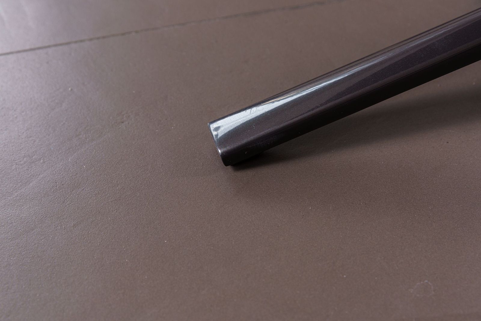 Poliform Журнальный столик Mondrian 70*70*48 brown nickel lucido от Poliform — в интерьере