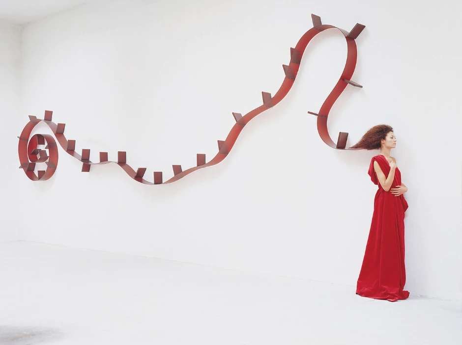 Kartell Стеллаж Bookworm от Kartell — в интерьере