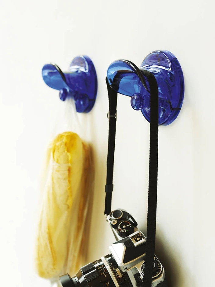 Kartell Вешалка Wall Clothes Hook от Kartell — в интерьере