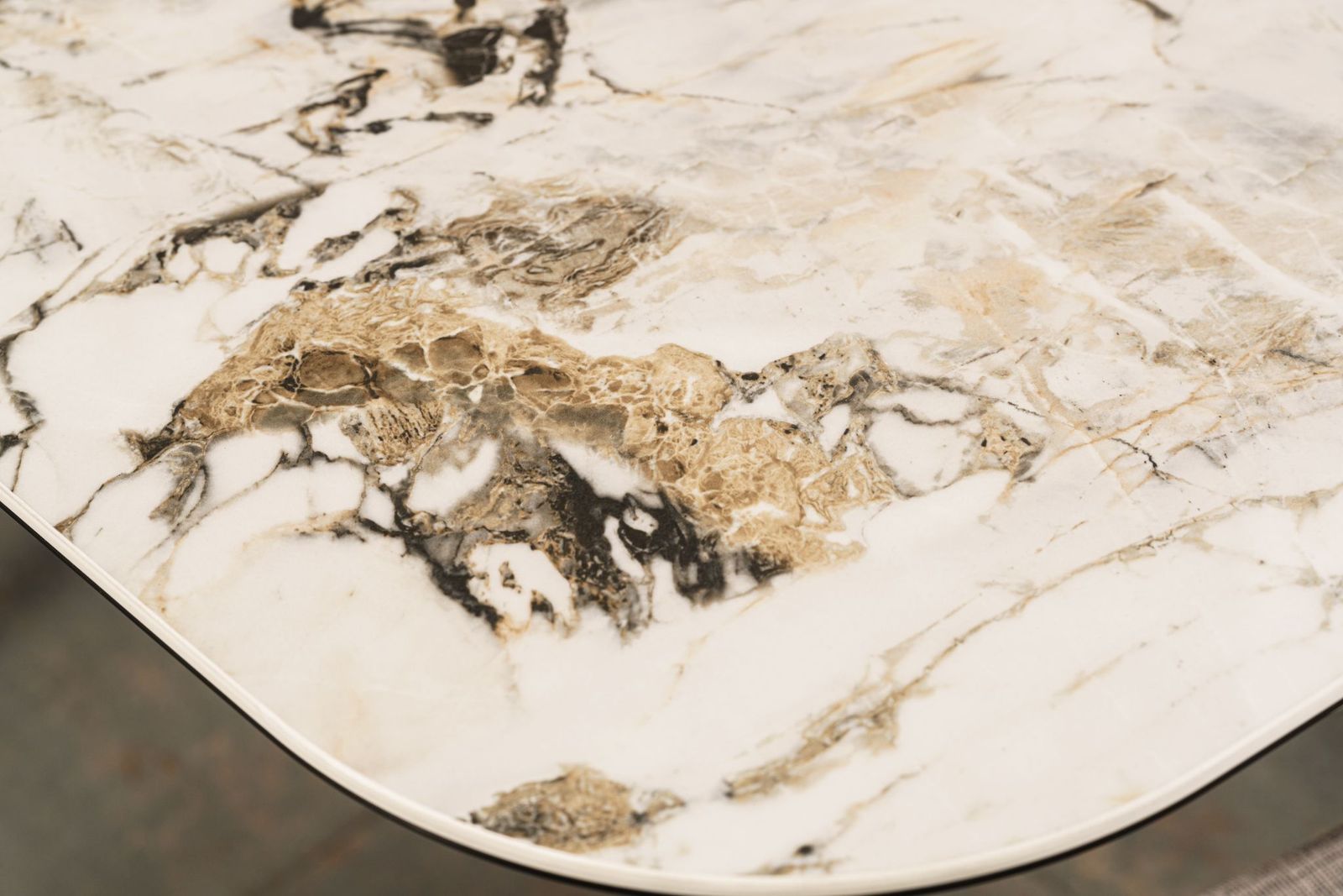 Cattelan Italia Стол Tyron Keramik KM11 Makalu от Cattelan Italia — в интерьере