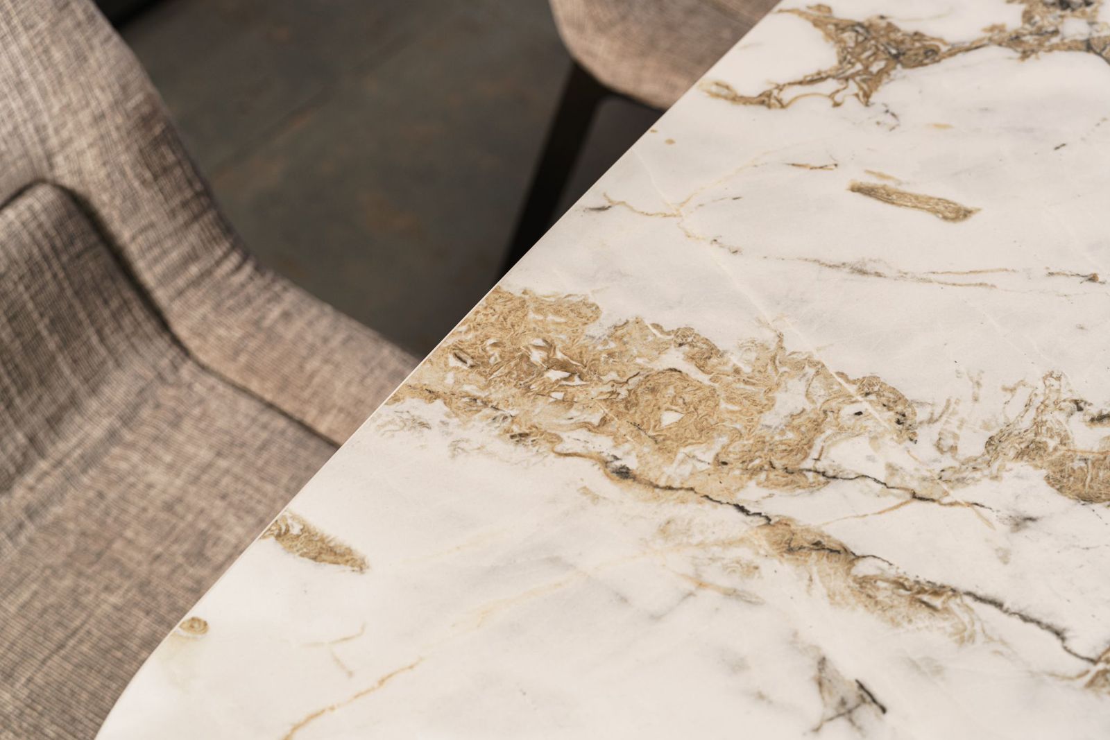 Cattelan Italia Стол Tyron Keramik KM11 Makalu от Cattelan Italia — в интерьере
