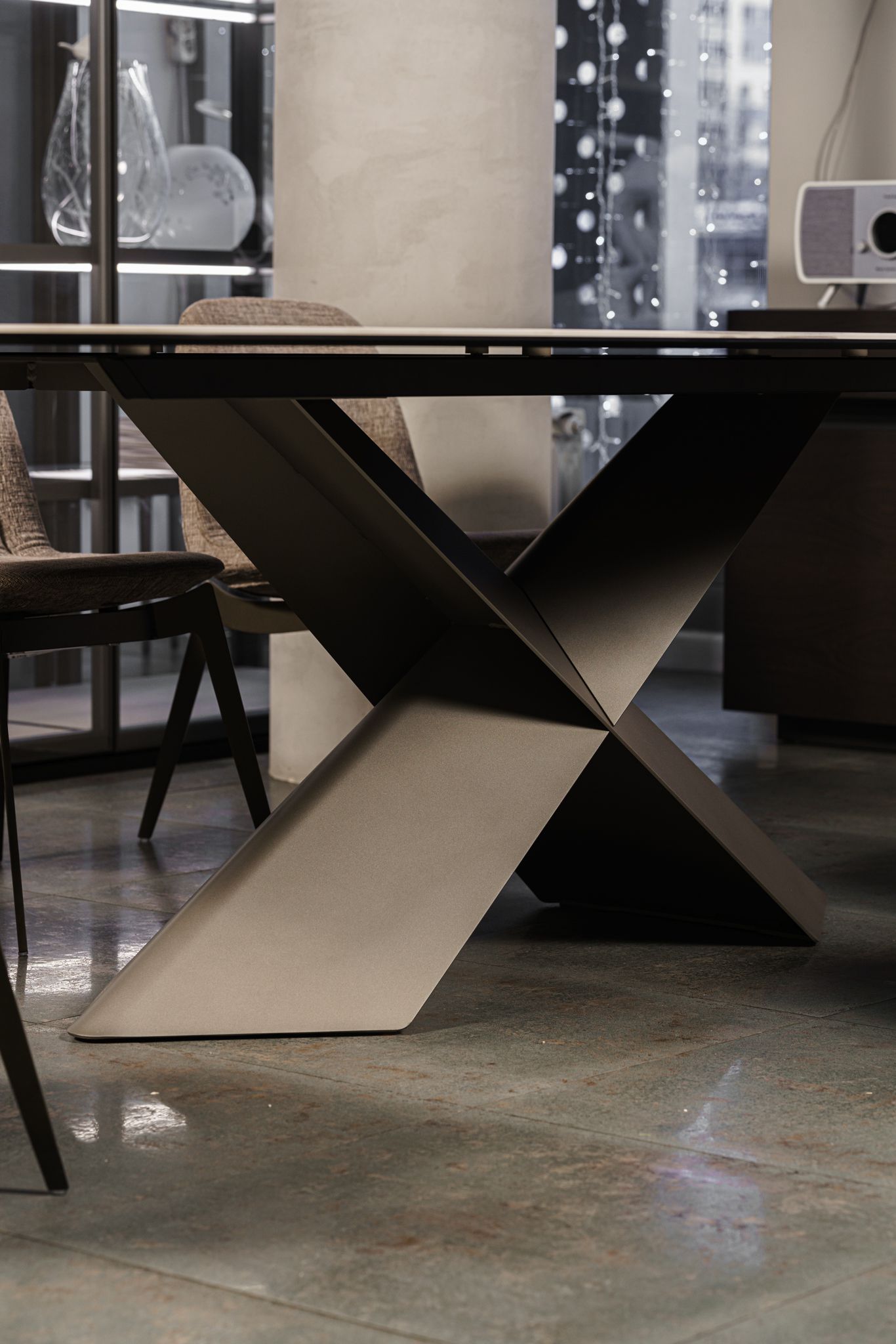 Cattelan Italia Стол Tyron Keramik KM11 Makalu от Cattelan Italia — в интерьере