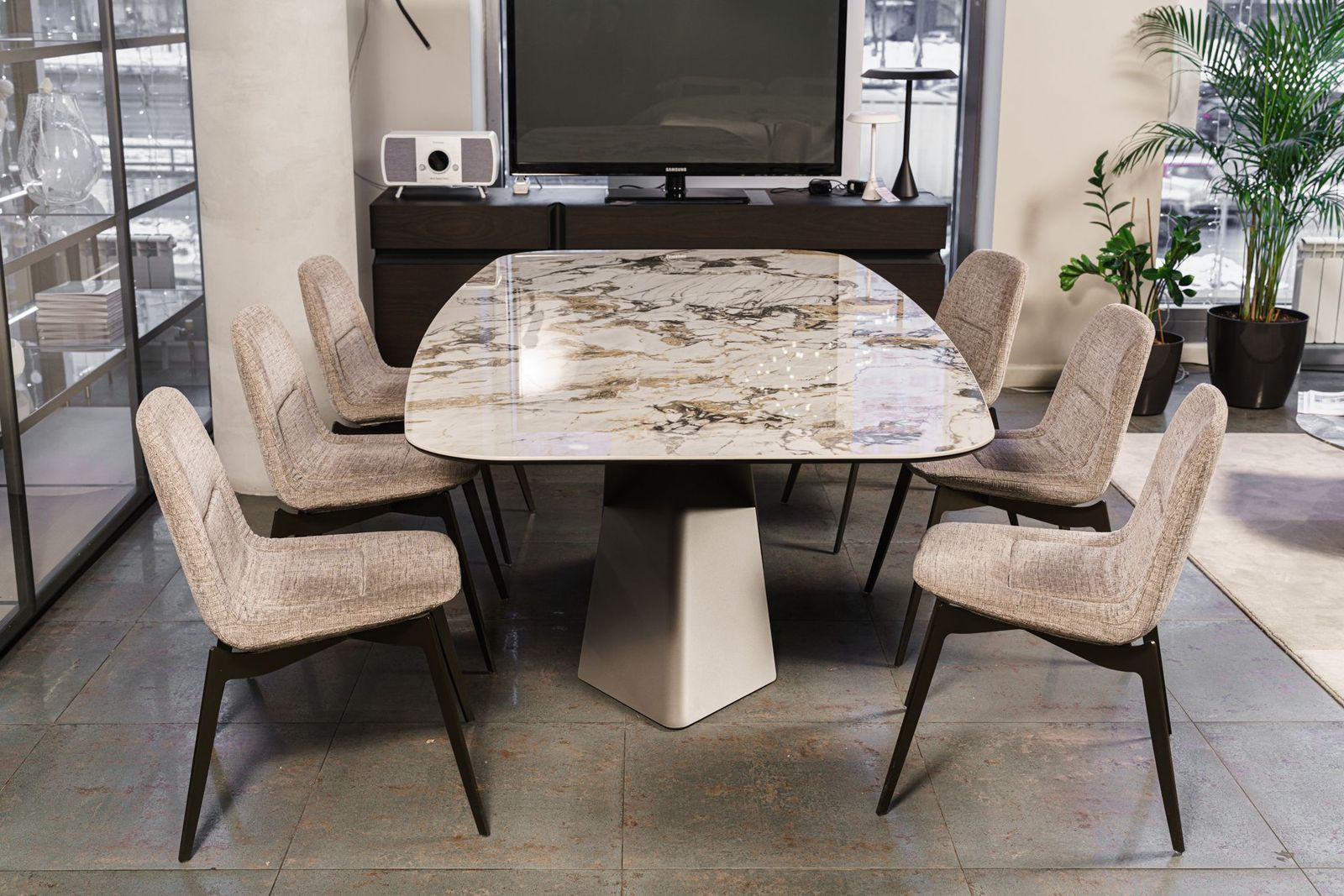Cattelan Italia Стол Tyron Keramik KM11 Makalu от Cattelan Italia — в интерьере
