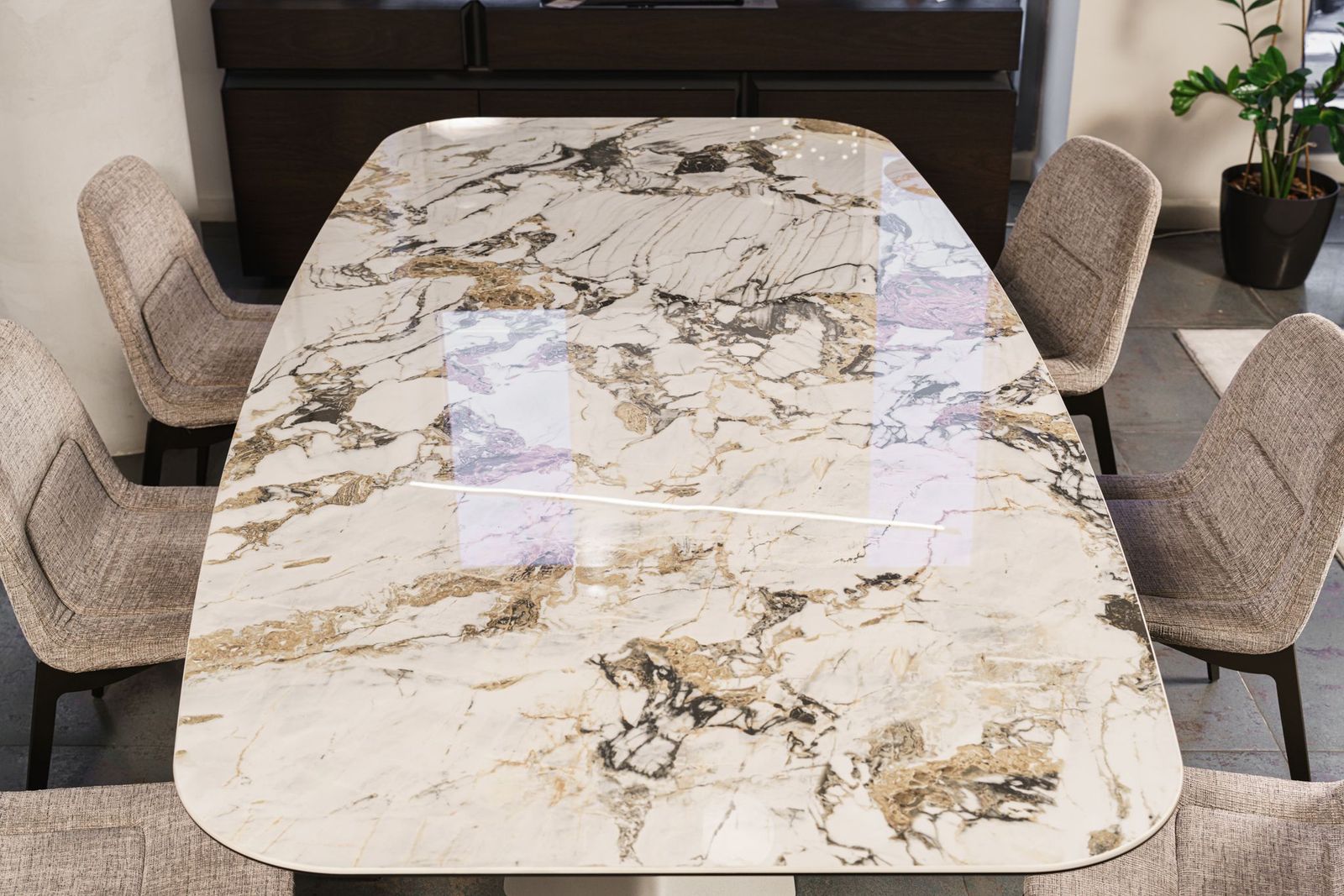 Cattelan Italia Стол Tyron Keramik KM11 Makalu от Cattelan Italia — в интерьере