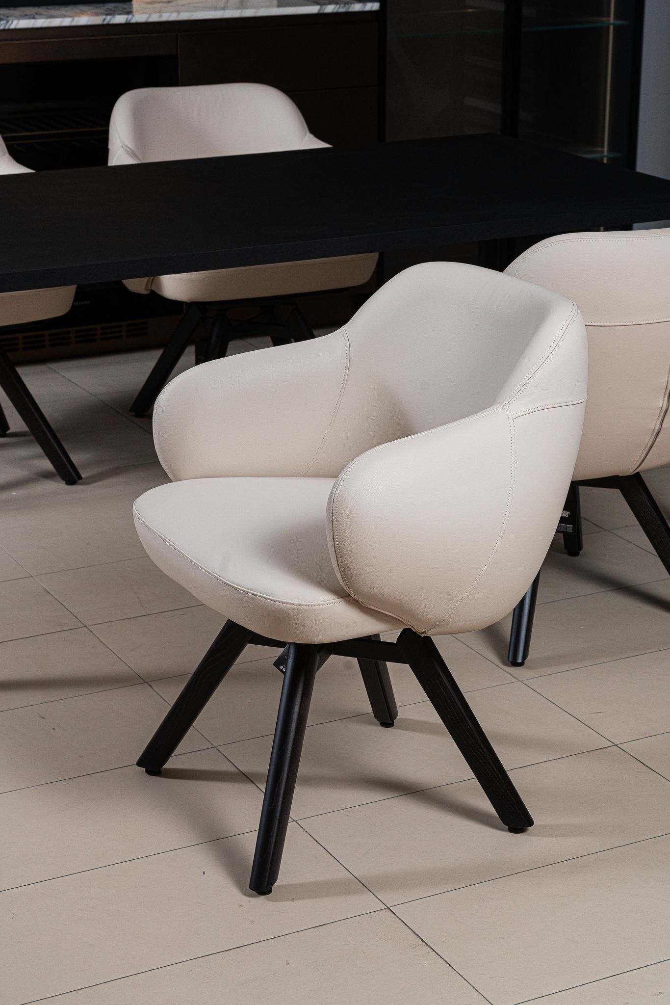 Cattelan Italia Стул Bombe от Cattelan Italia — в интерьере