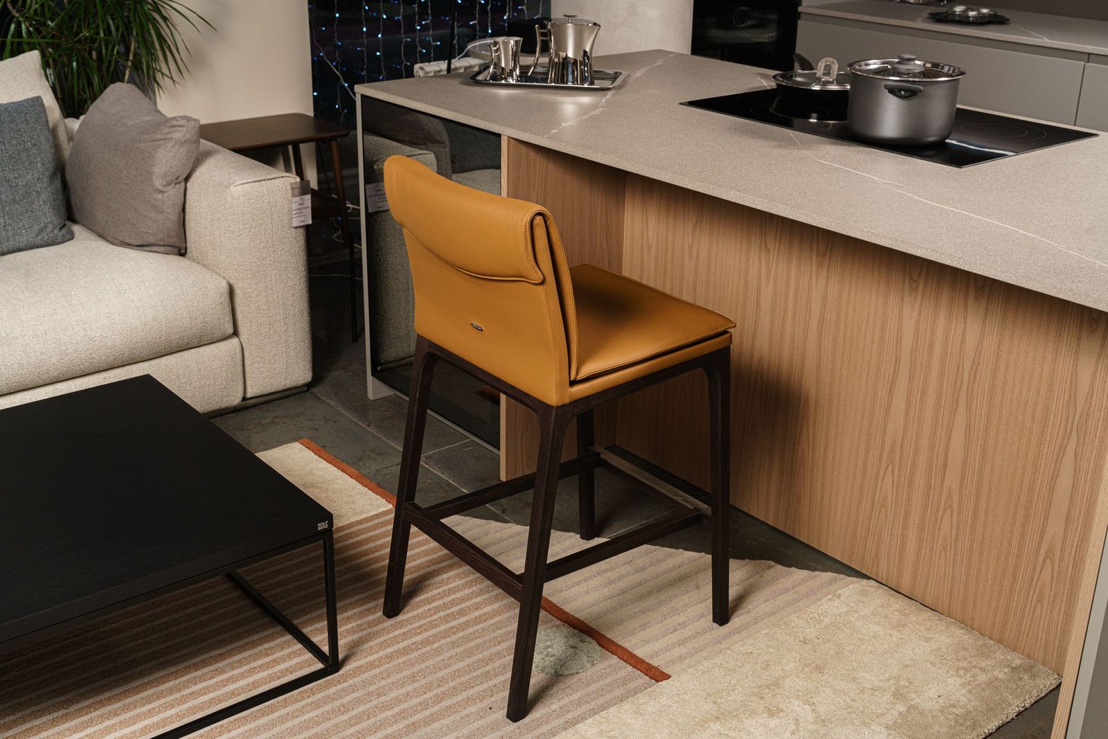 Cattelan Italia Барный стул Sofia Pelle 982 cognac от Cattelan Italia — в интерьере