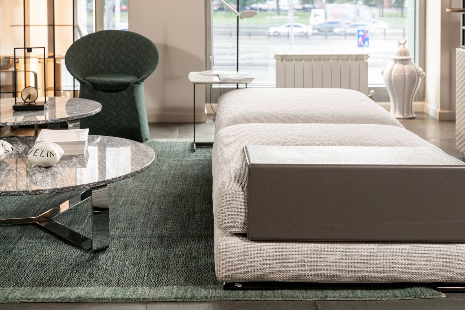 Flou Банкетка со столиком Myplace от Flou — в интерьере