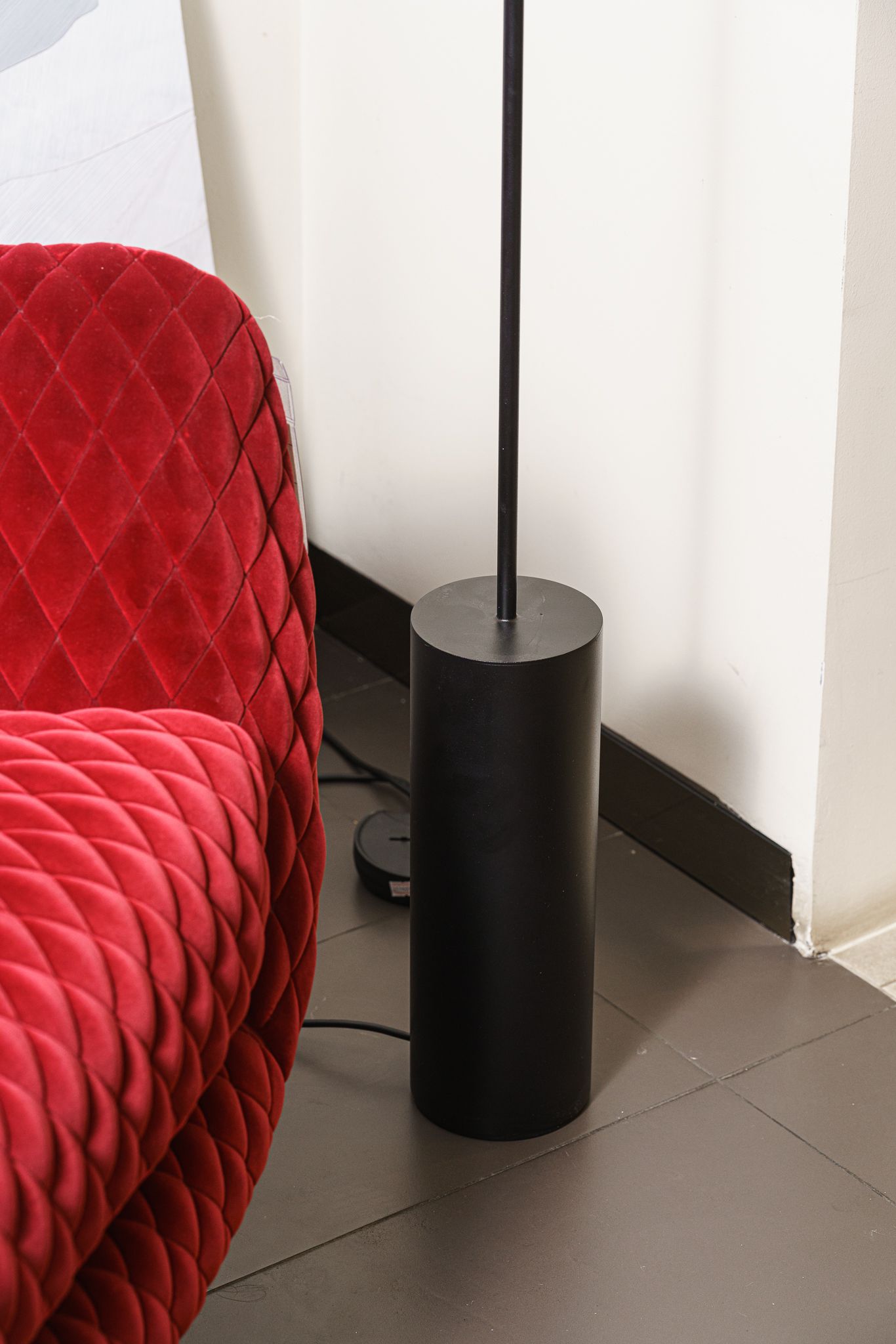 Kartell Торшер Geen Black/White от Kartell — в интерьере