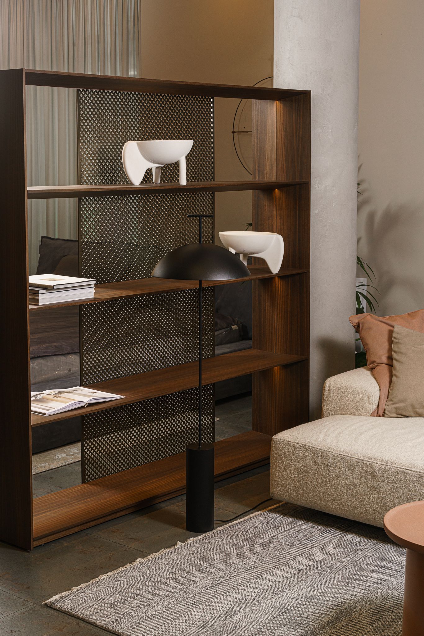 Kartell Торшер Geen Black/White от Kartell — в интерьере