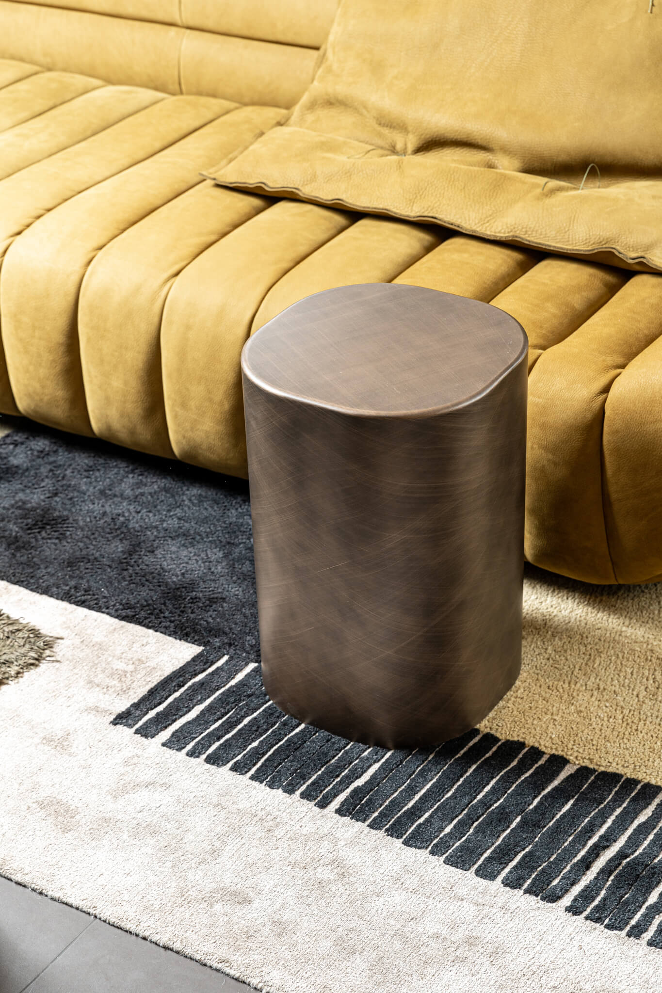 Cattelan Italia Журнальный столик Pancho 3 bronze от Cattelan Italia — в интерьере