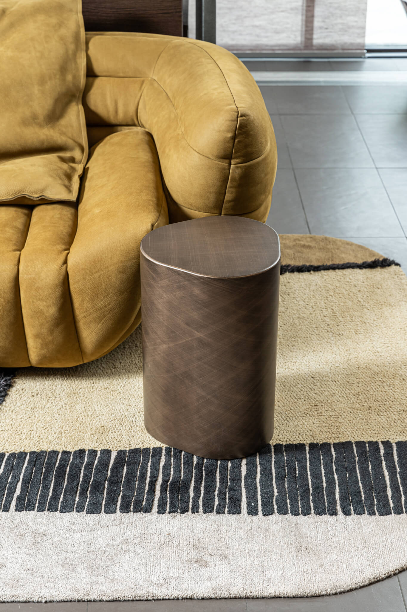 Cattelan Italia Журнальный столик Pancho 2 bronze/grey от Cattelan Italia — в интерьере