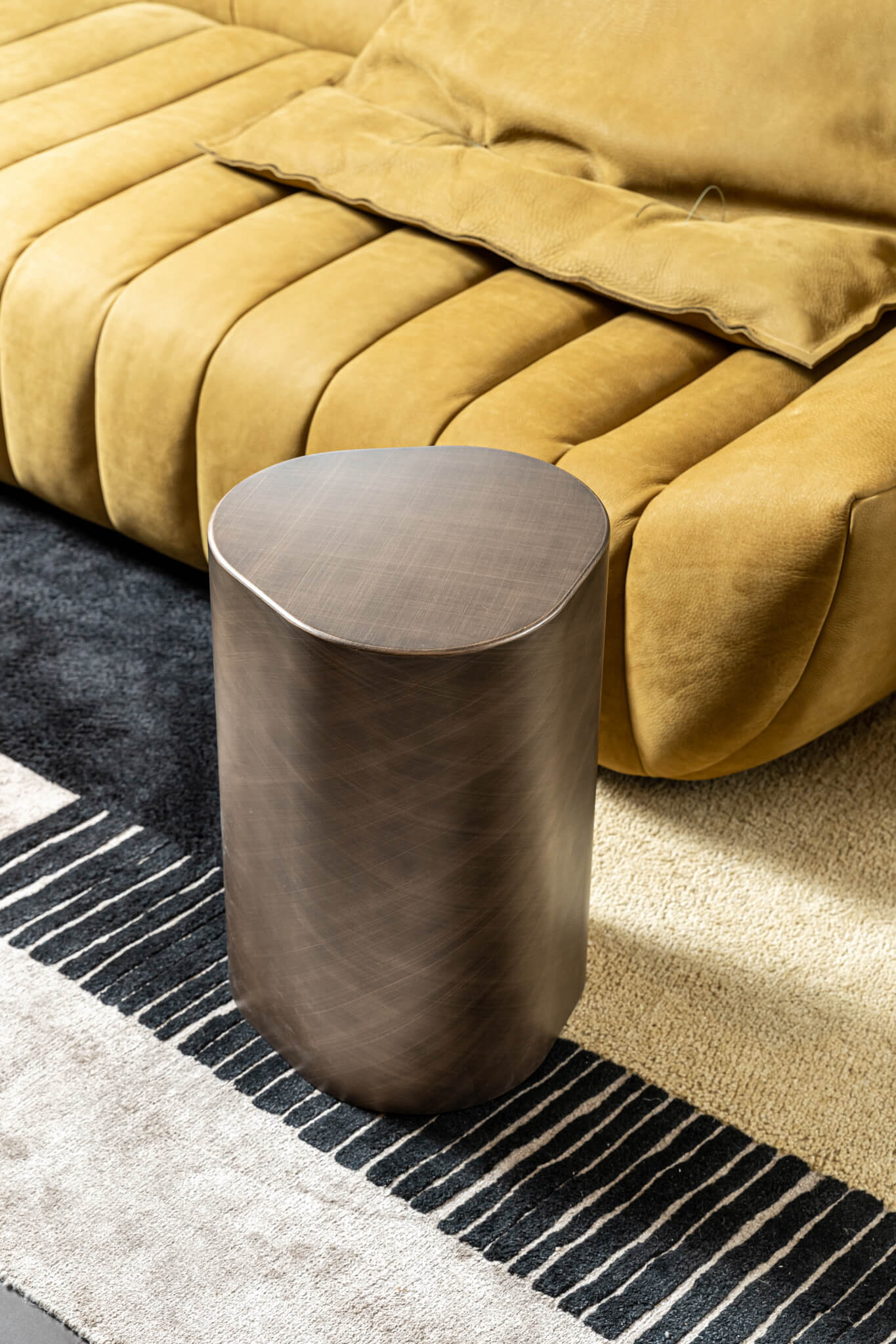 Cattelan Italia Журнальный столик Pancho 2 bronze/grey от Cattelan Italia — в интерьере