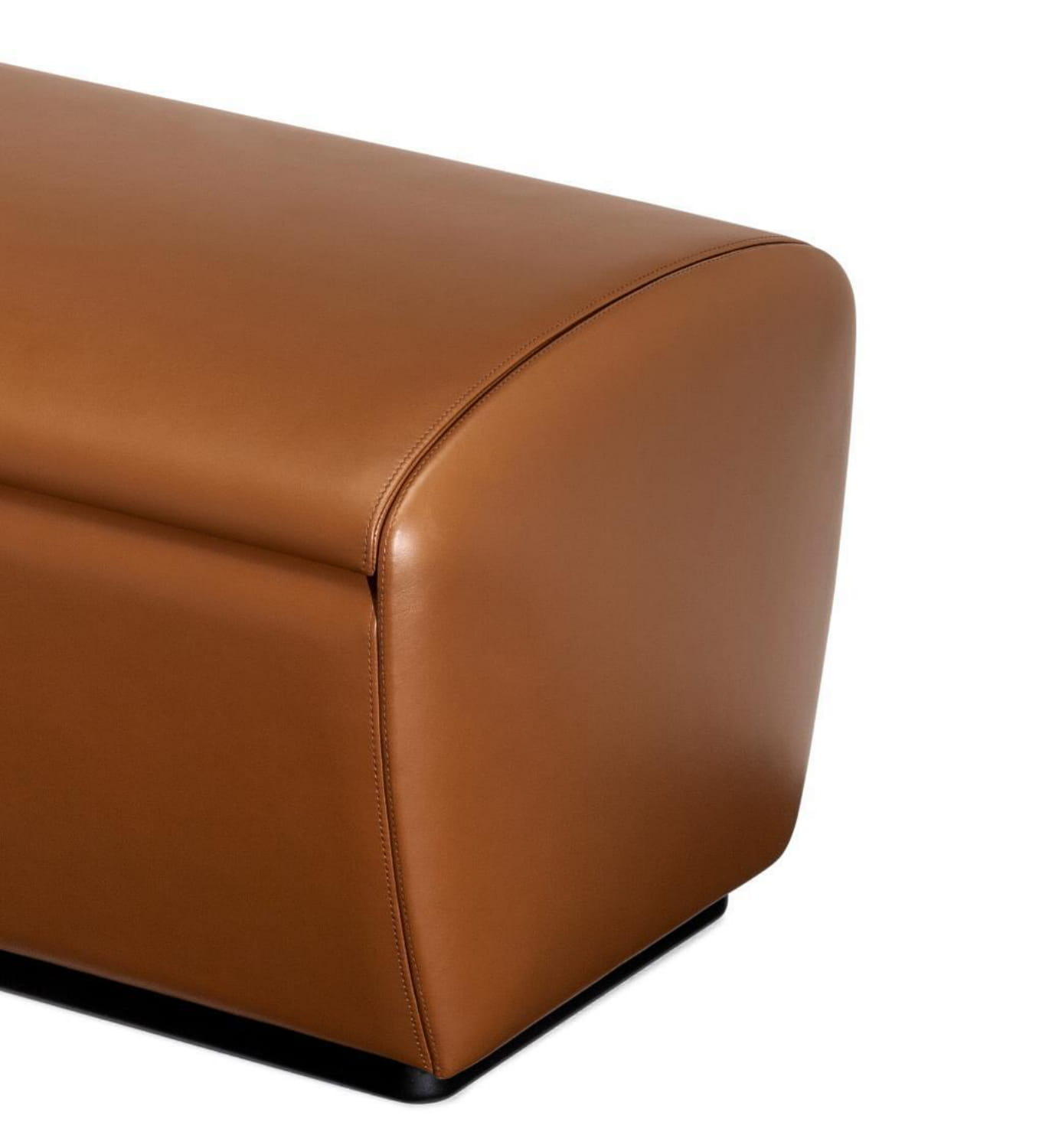 Poltrona Frau Пуф Vanity Fair XC от Poltrona Frau — в интерьере