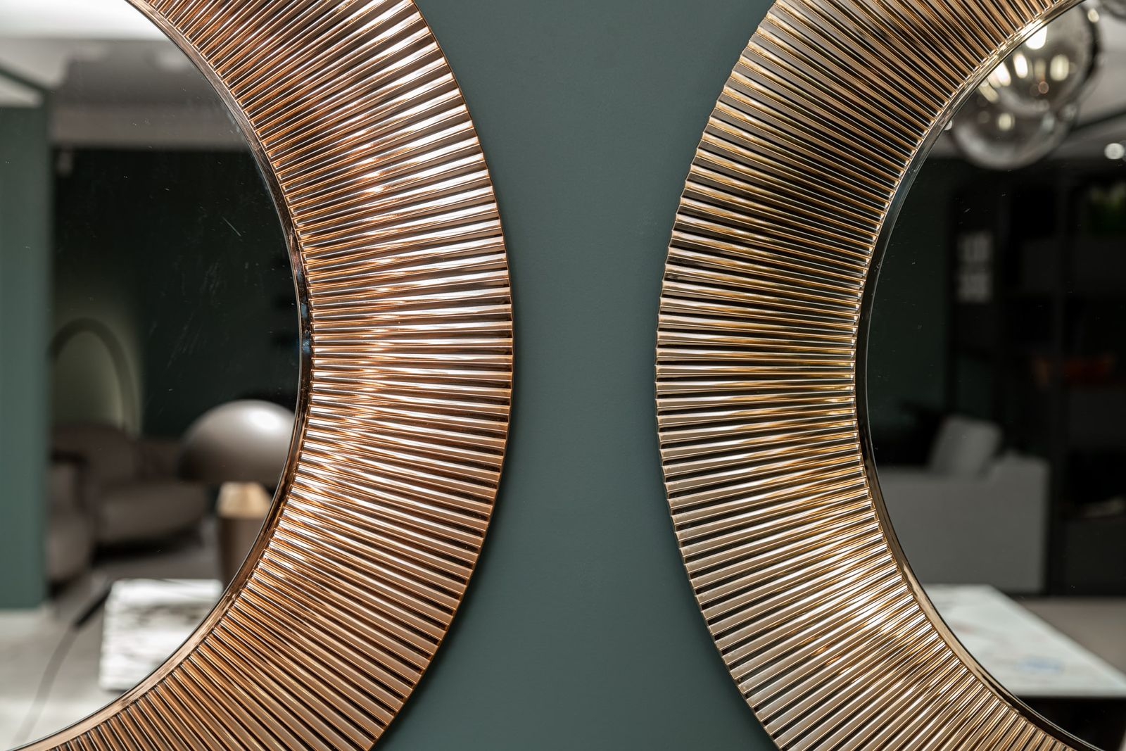 Kartell Зеркало ALL SAINTS copper от Kartell — в интерьере