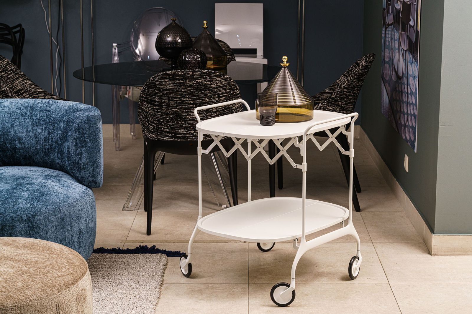 Kartell Сервировочная тележка Gastone White от Kartell — в интерьере