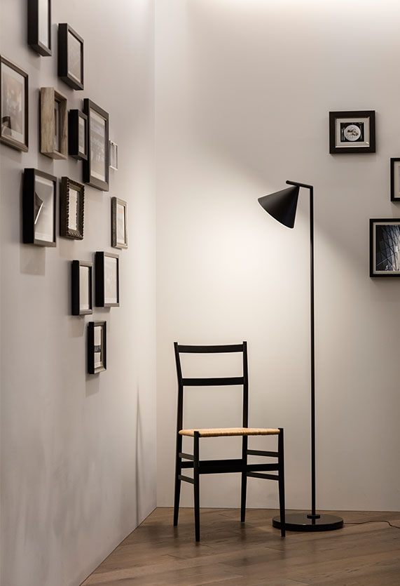Flos Торшер Captain Flint Brushed Brass от Flos — в интерьере