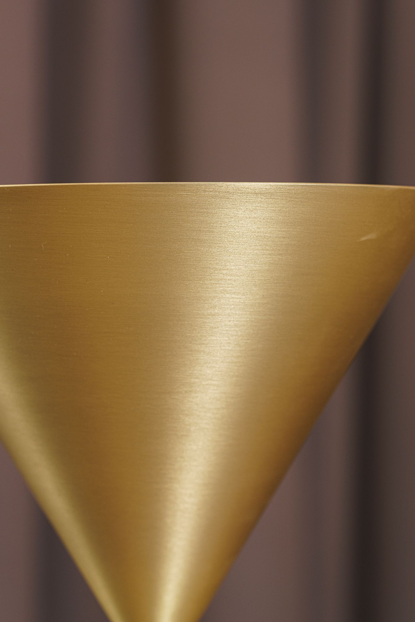 Flos Торшер Captain Flint Brushed Brass от Flos — в интерьере