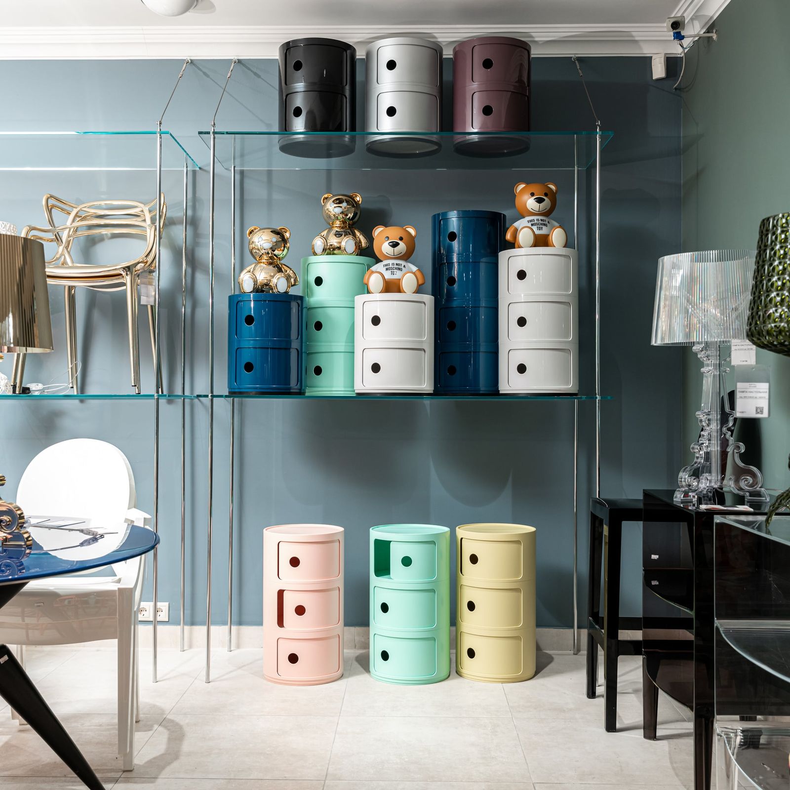 Kartell Прикроватная тумбочка Componibili Black (2 секции) Glossy / Matt от Kartell — в интерьере