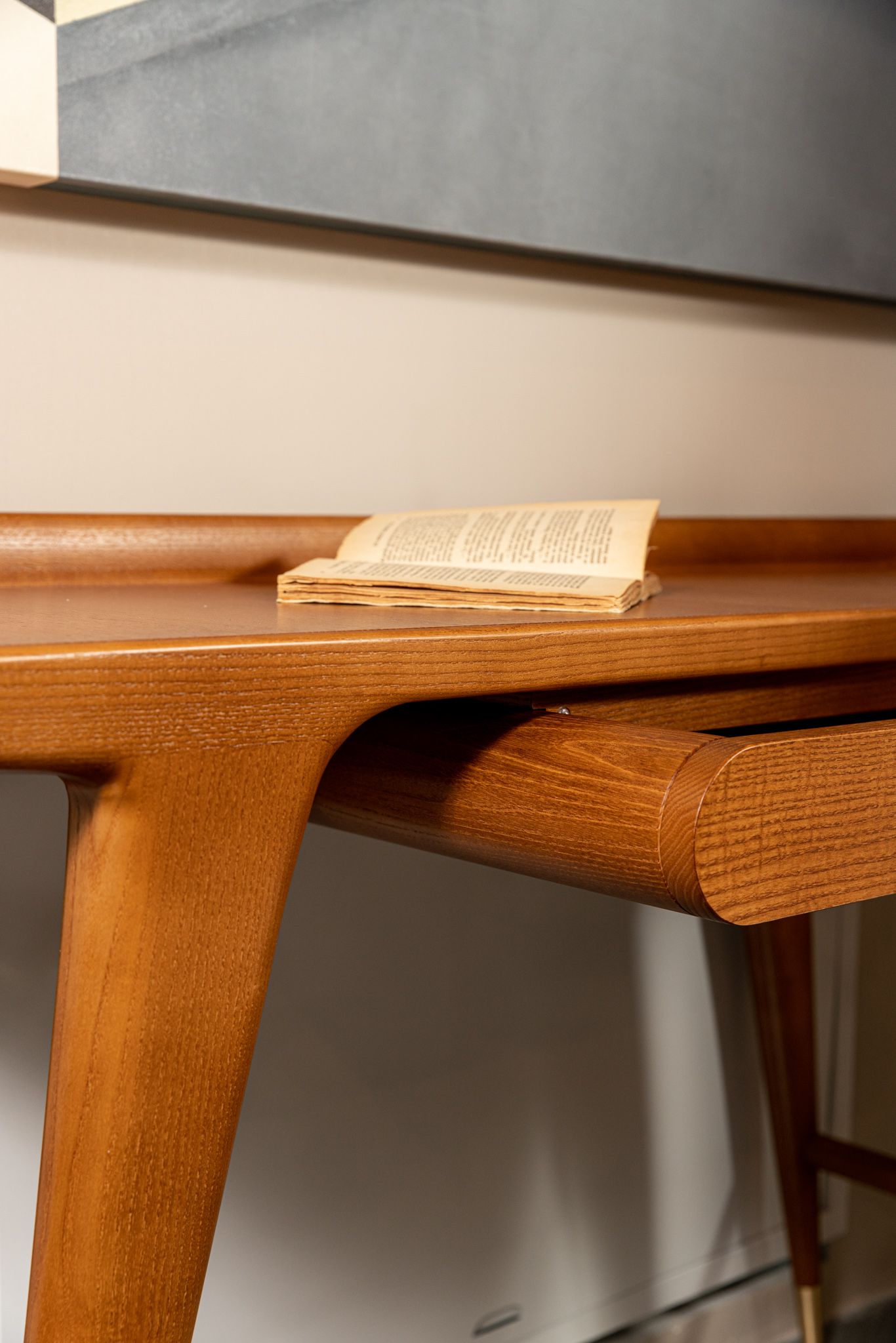 Molteni&C Письменный стол D.847.1 Gio Ponti от Molteni & C — в интерьере