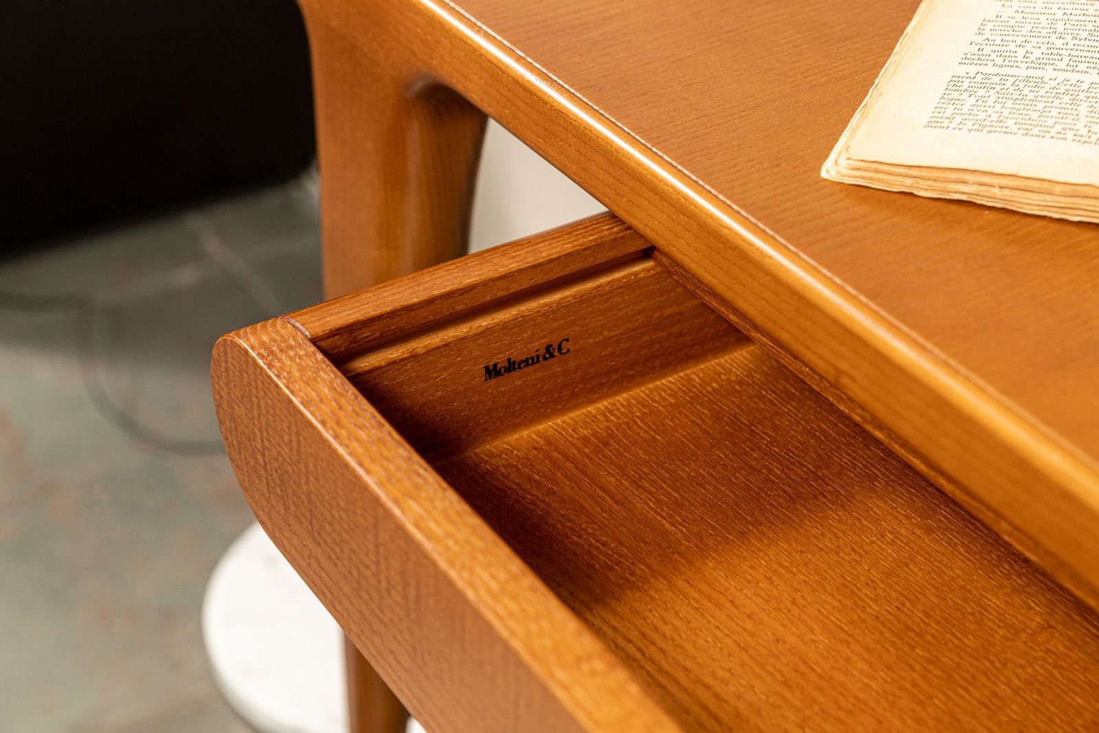 Molteni&C Письменный стол D.847.1 Gio Ponti от Molteni & C — в интерьере