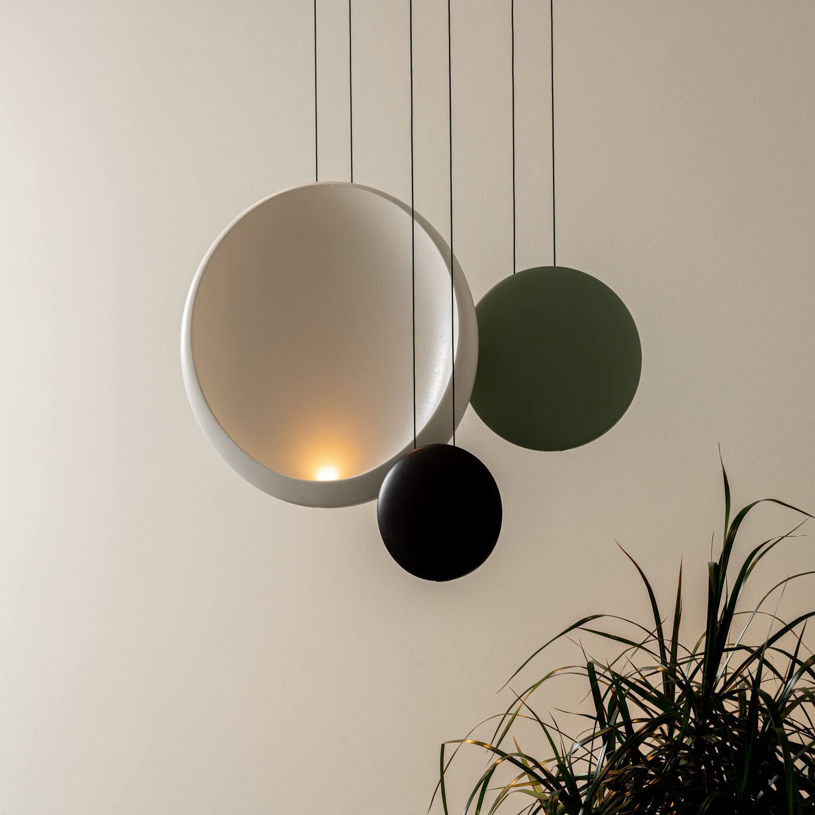 Vibia Подвесной светильник Cosmos 3 подвеса 2511 Verde от Vibia — в интерьере